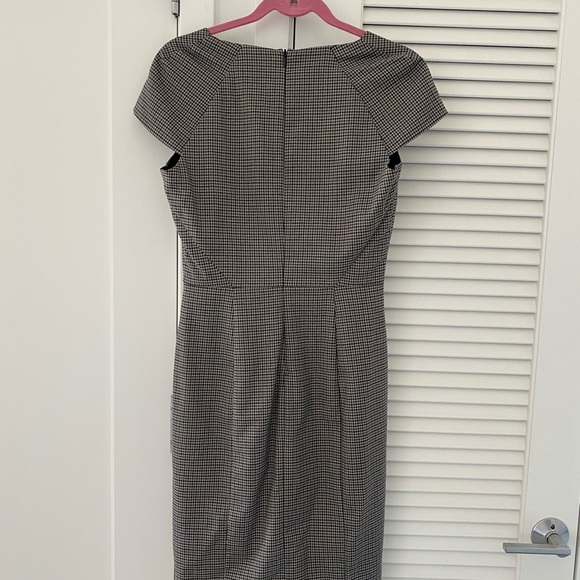 Banana Republic Gingham Checkered Short Sleeved Dress - Picture 2 of 3